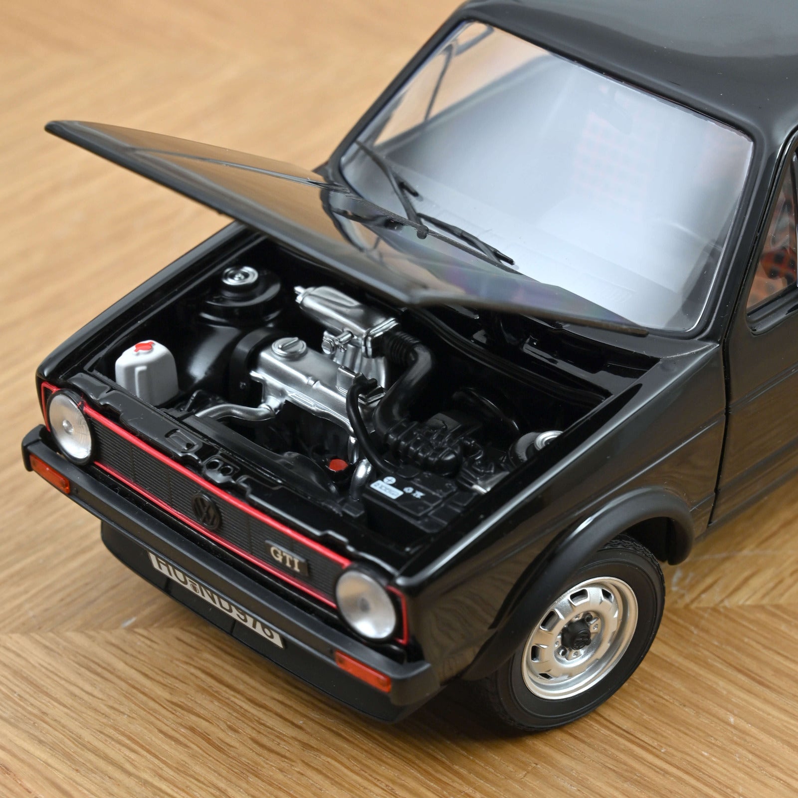 Norev VW Golf GTI 1976 Black 1:18 Modell