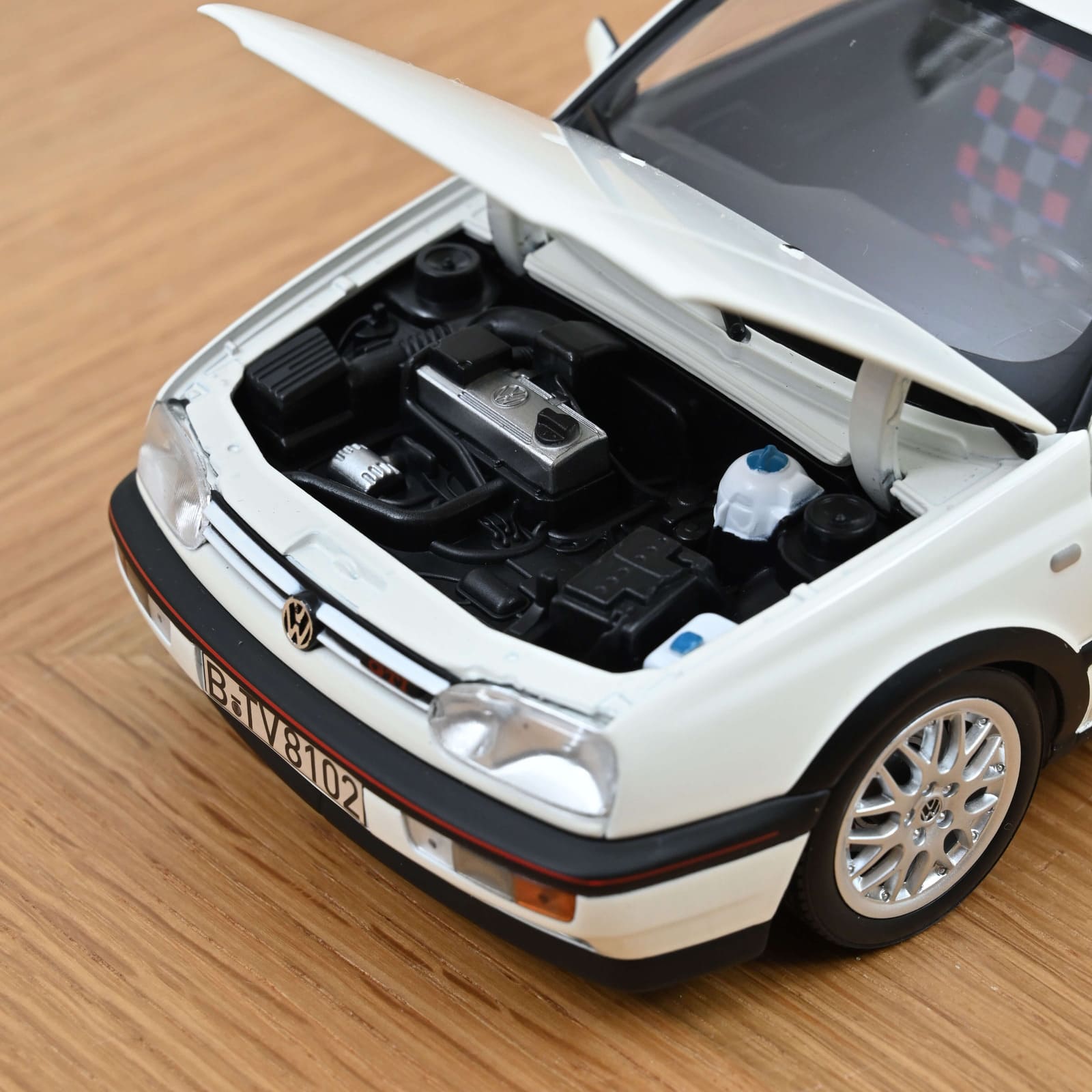 Norev VW Golf GTI 1996 Candywhite 1:18 Modell