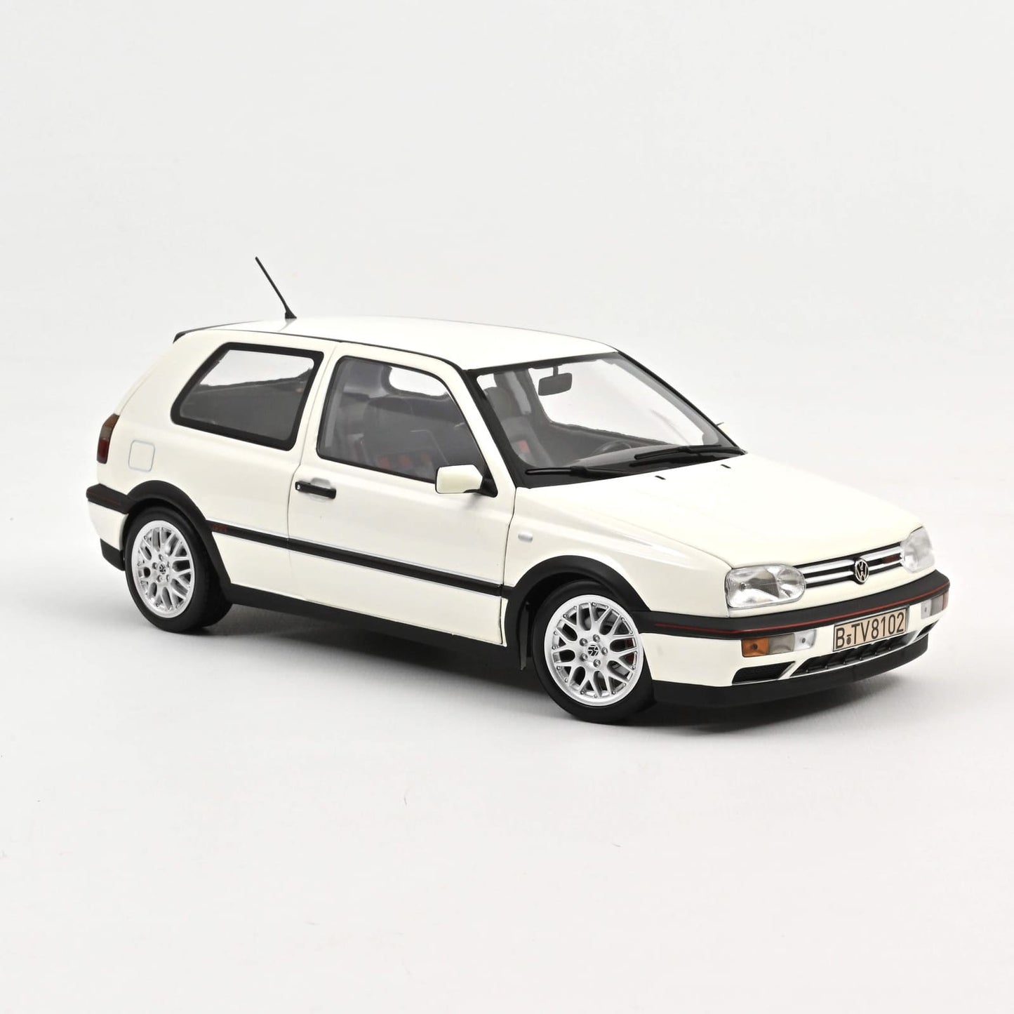 Norev VW Golf GTI 1996 Candywhite 1:18 Modell