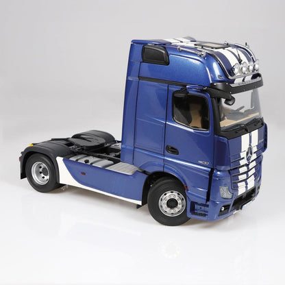 NZG Mercedes - Benz Actros 4x2 GigaSpace blue with Stripes 1:18 Modell - Artexio