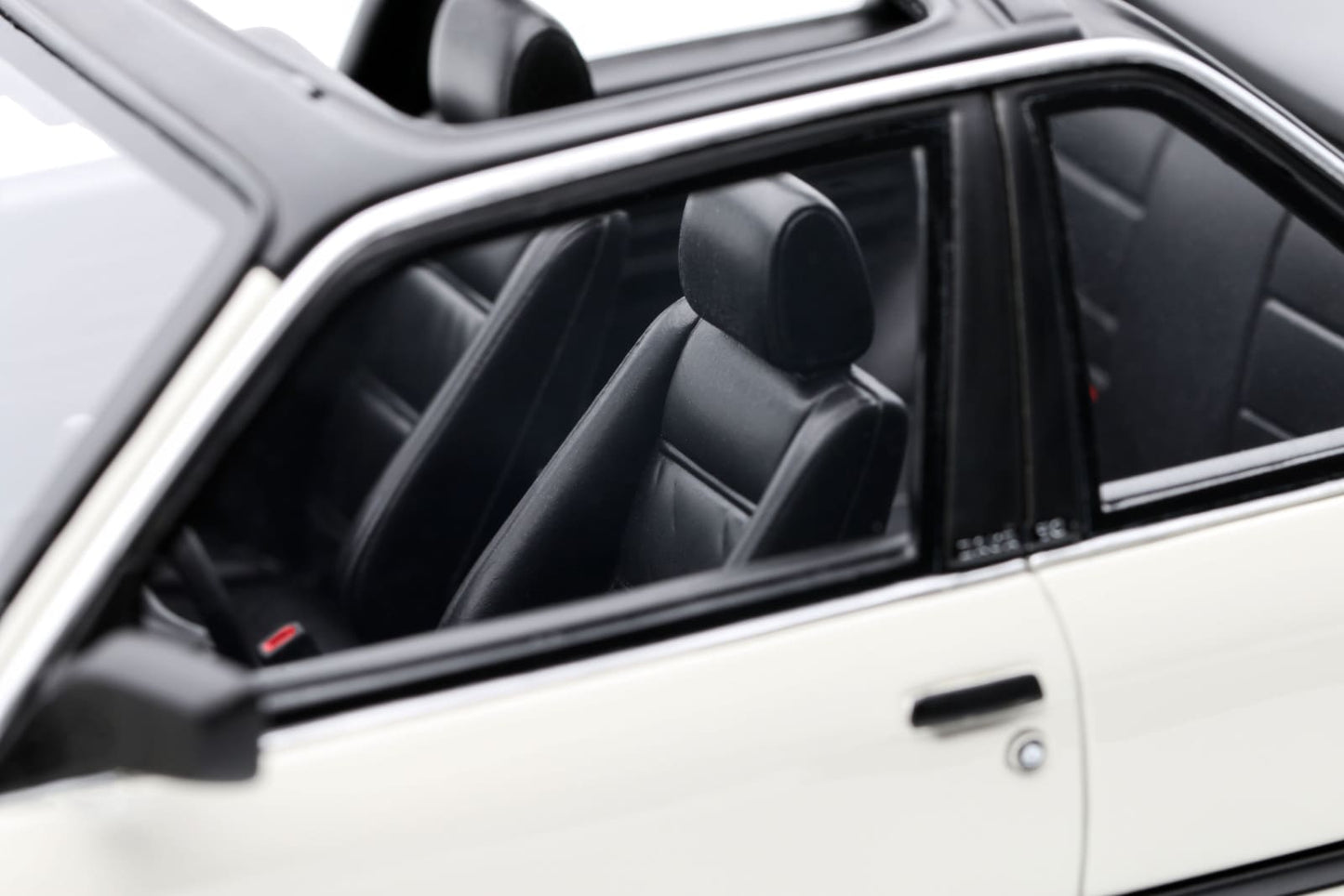 Otto-Models BMW 325i E30 TC2 BAUR Cabrio 1988 Alpine white 1:18 Modell