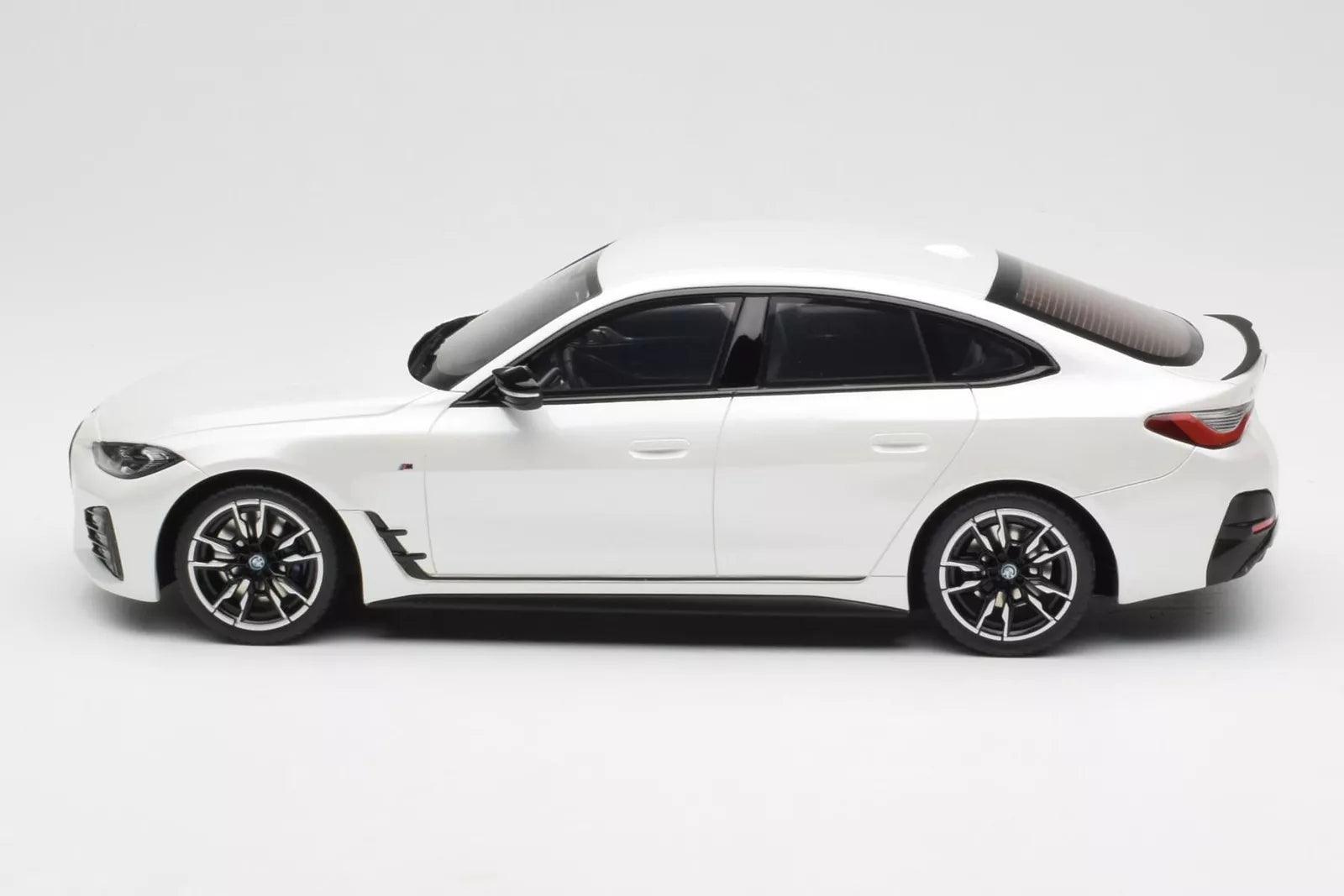 Otto - Models BMW I4 M50 Mineral 2021 - White Metallic 2021 1:18 Modell - Artexio