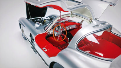 Pocher Mercedes - Benz 300 SLR Uhlenhaut Coupe (red interior) (Bausatz/KIT) 1:8 Modell