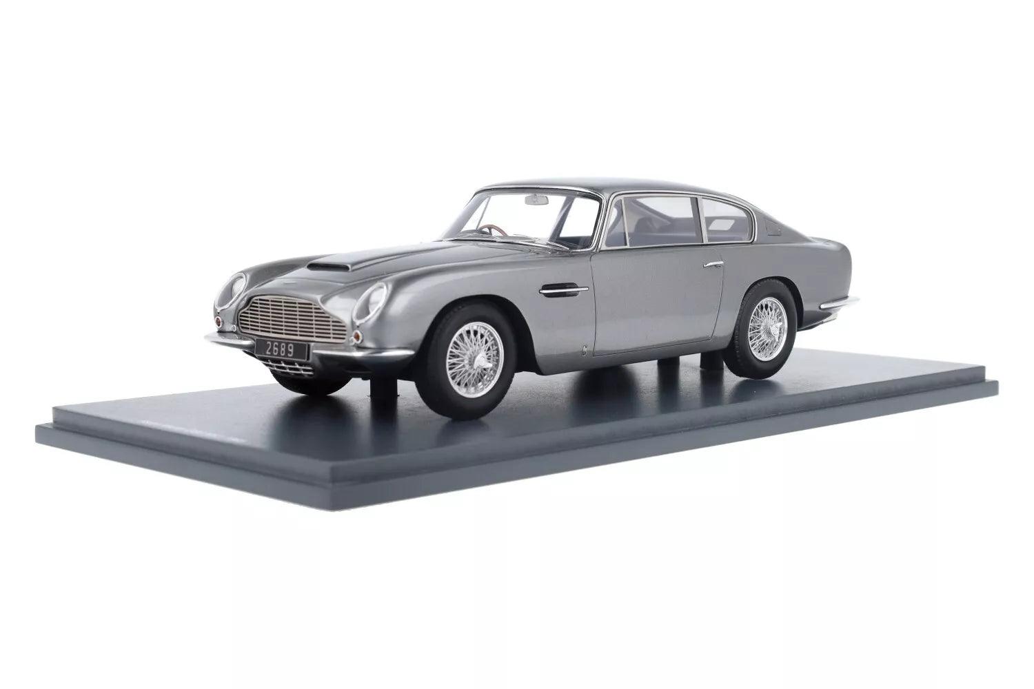 Schuco Aston Martin DB6 MK1 1965 - Silver 1:18 Modell