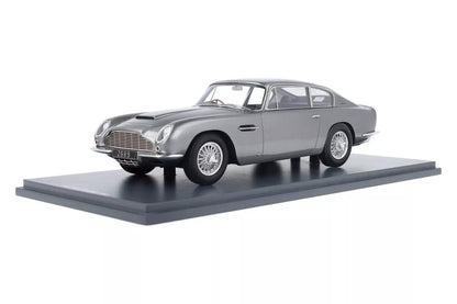Schuco Aston Martin DB6 MK1 1965 - Silver 1:18 Modell