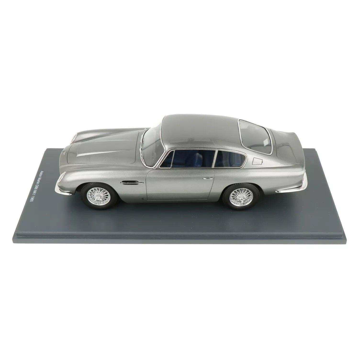 Schuco Aston Martin DB6 MK1 1965 - Silver 1:18 Modell