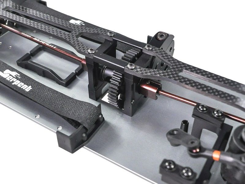 Serpent Cobra SRX8 GTE´23 Elektro 1:8 Chassis 4WD Kit Spec Artexio