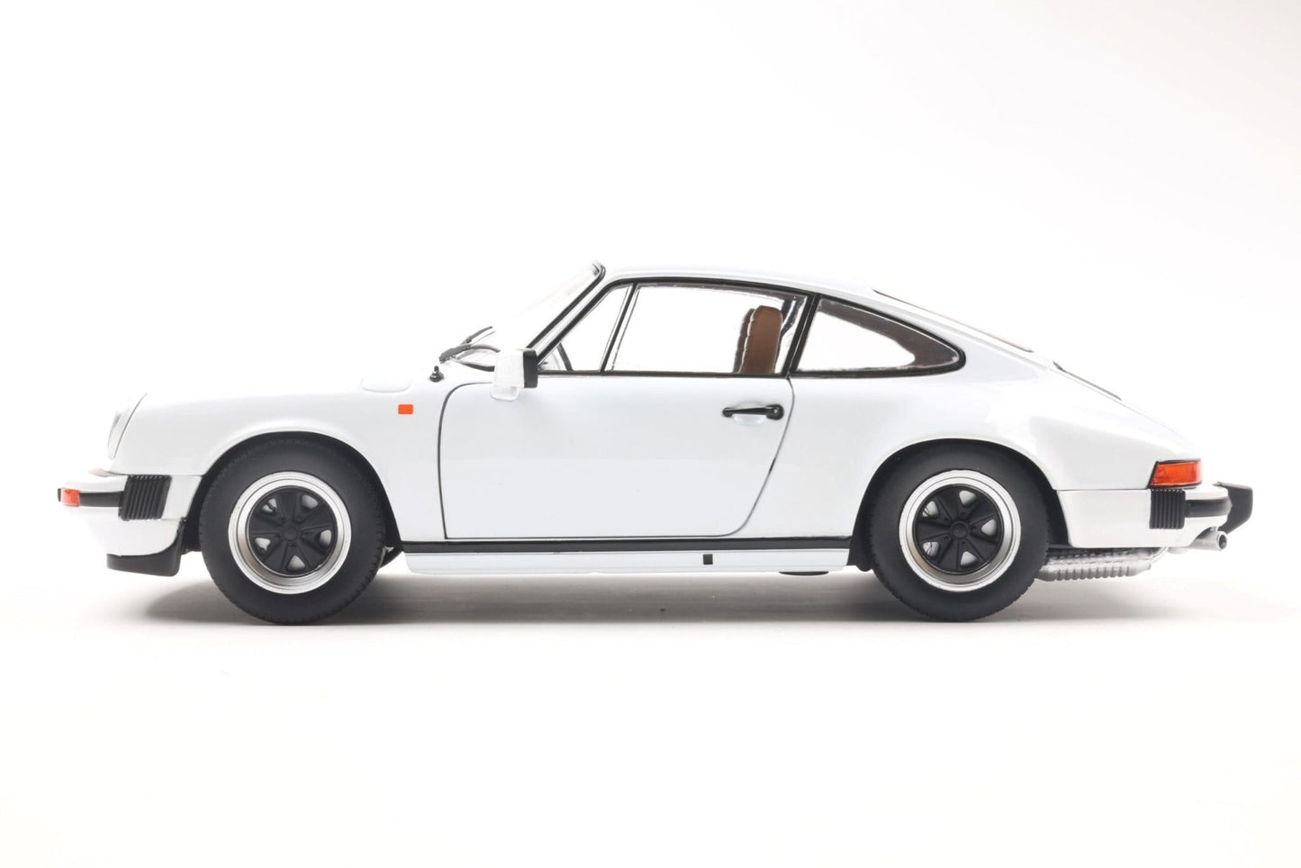Solido Porsche 911 (930) 3.0 SC 1974 Grand Prix white 1:18 Modell