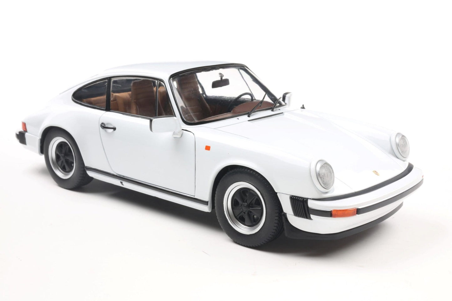 Solido Porsche 911 (930) 3.0 SC 1974 Grand Prix white 1:18 Modell