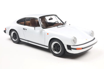 Solido Porsche 911 (930) 3.0 SC 1974 Grand Prix white 1:18 Modell
