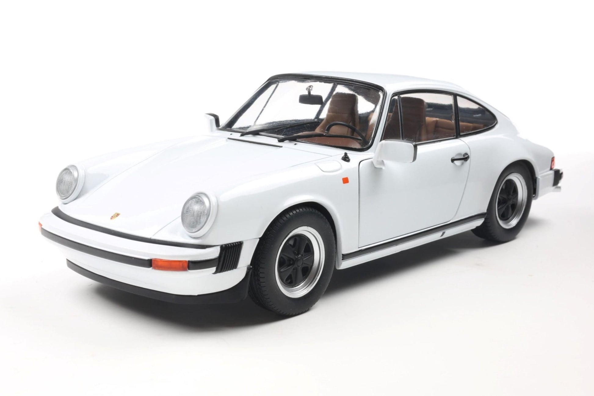Solido Porsche 911 (930) 3.0 SC 1974 Grand Prix white 1:18 Modell