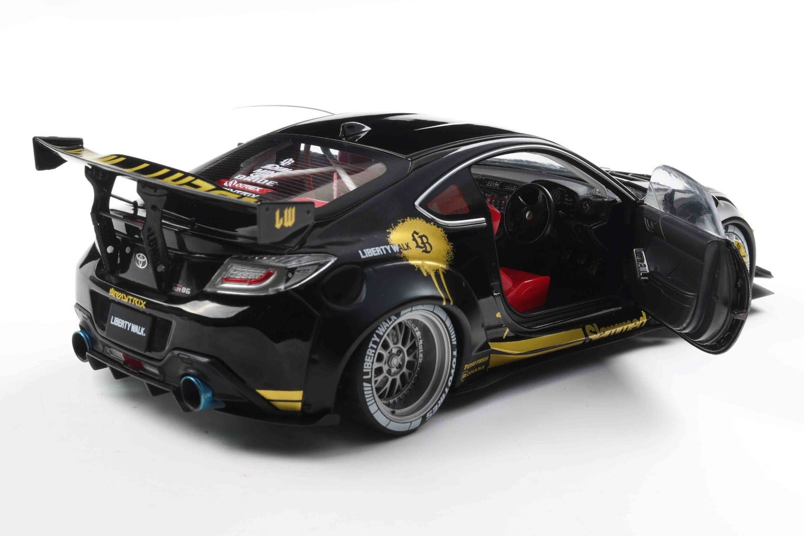 Solido Toyota GR86 LBWK Body Kit 2024 Black / Gold 1:18 Modell
