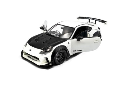 Solido Toyota GR86 LBWK Body Kit 2024 pearl white 1:18 Modell