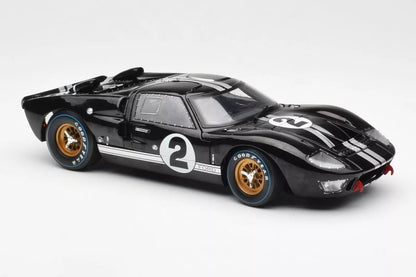 Spark Ford GT40 MK II 2 Winner 24H Le Mans 1966 B. McLaren - C. Amon 1:18 Modell