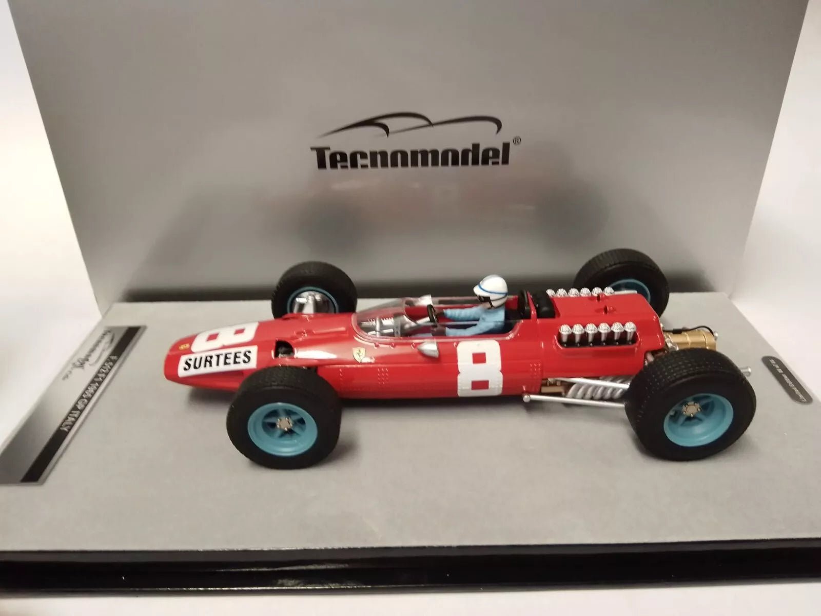 Tecnomodel Ferrari 512 F1 GP Italy 1965 #8 Driven by: John Surtees - with driver figure 1:18 Modell - Artexio