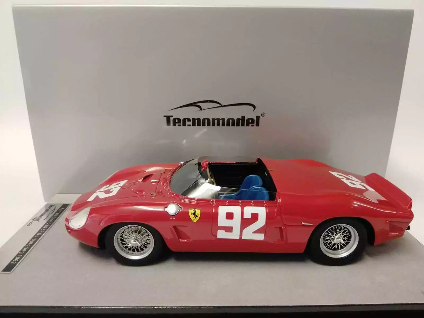 Tecnomodel Ferrari Dino 246 SP Winner Nürburgring 1962 #92 Driven by: P. Hill, O. Gandebien 1:18 Modell - Artexio