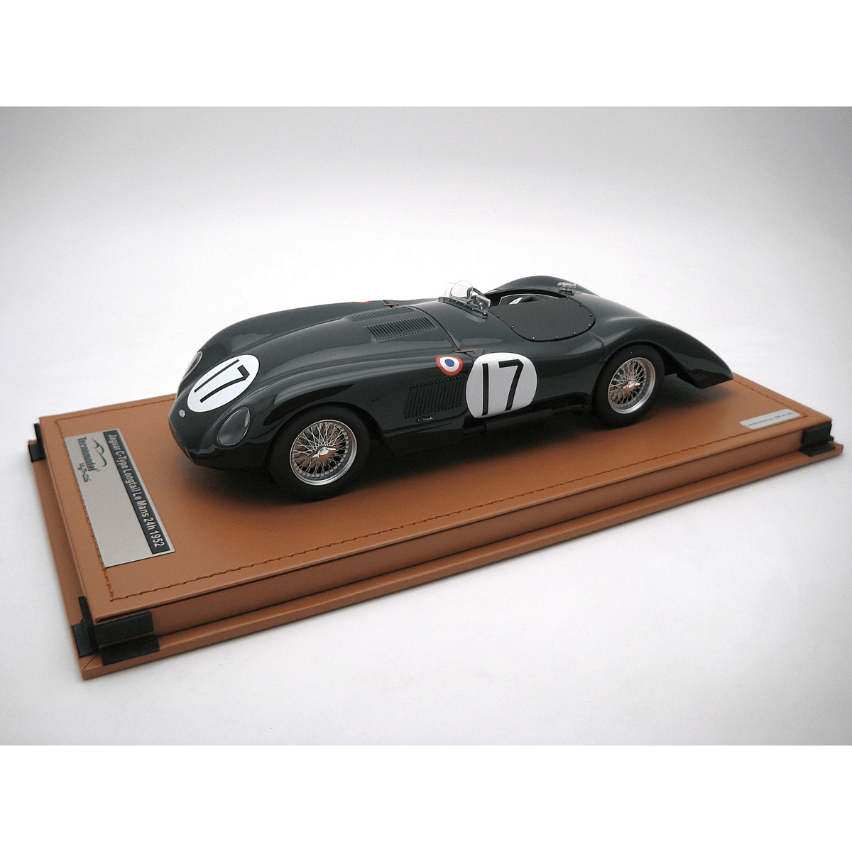 Tecnomodel Jaguar C-Type Longtail 24h Le Mans 1952 #17 Driven by: S.Moss, P.Walker 1:18 Modell