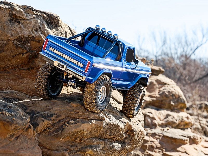 Traxxas TRX-4 Ford F150 Ranger 1979 XLT High Trail Edition 4x4 blau RTR Crawler Brushed