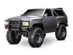 Traxxas TRX-4 Nissan Pathfinder 4x4 silber RTR Crawler Clipless Brushed ohne Akku/Lader