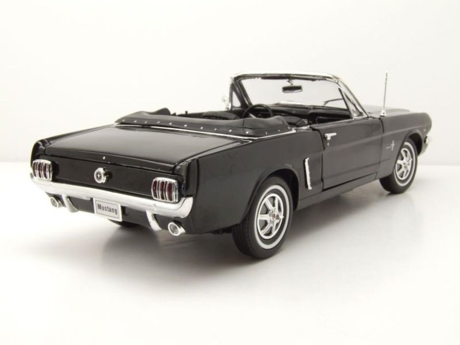 Welly Ford Mustang Cabrio 1964 - Black 1:18 Modell - Artexio