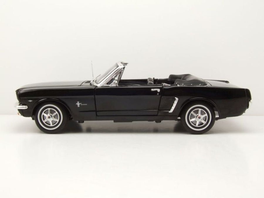 Welly Ford Mustang Cabrio 1964 - Black 1:18 Modell