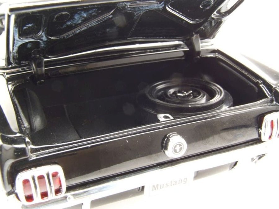 Welly Ford Mustang Cabrio 1964 - Black 1:18 Modell