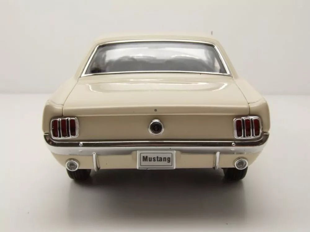 Welly Ford Mustang Coupe - White 1:18 Modell - Artexio