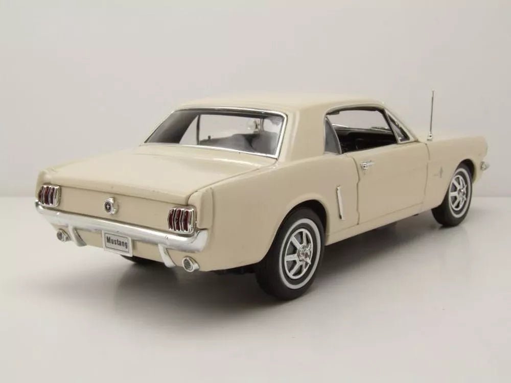 Welly Ford Mustang Coupe - White 1:18 Modell - Artexio