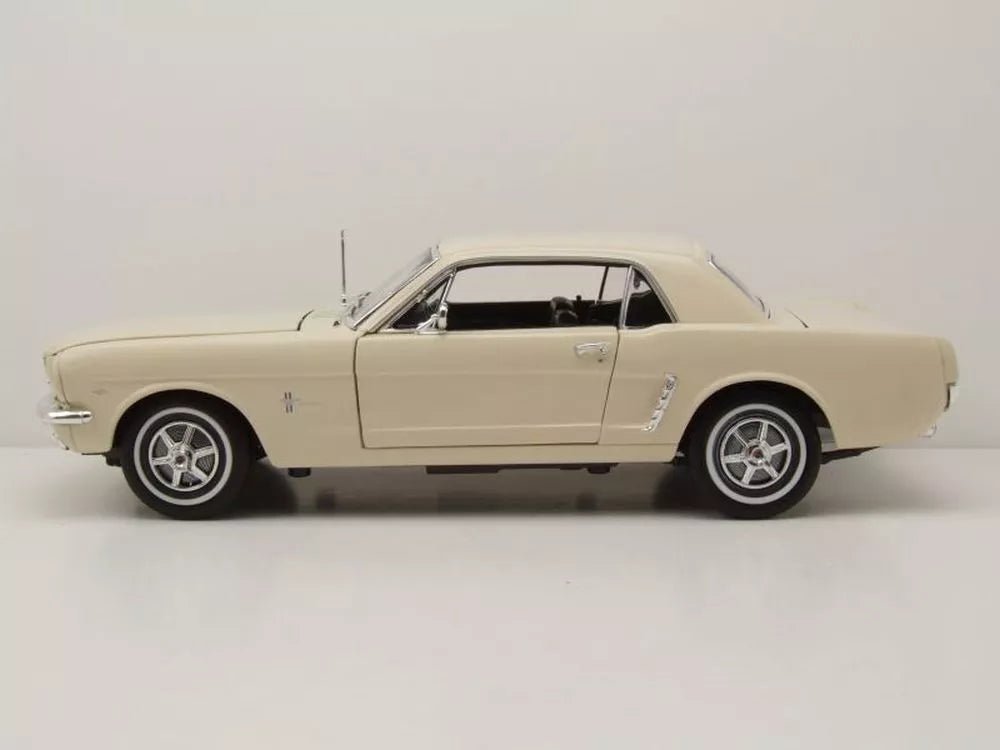 Welly Ford Mustang Coupe - White 1:18 Modell
