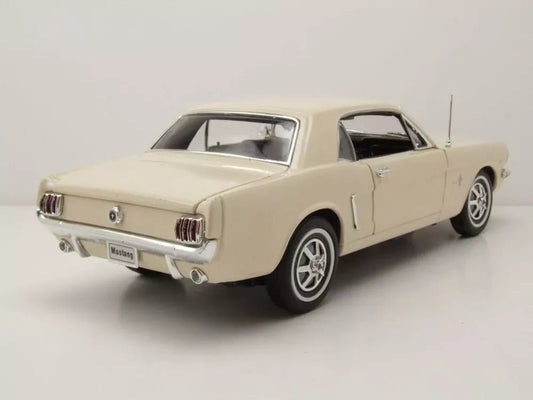 Welly Ford Mustang Coupe - White 1:18 Modell
