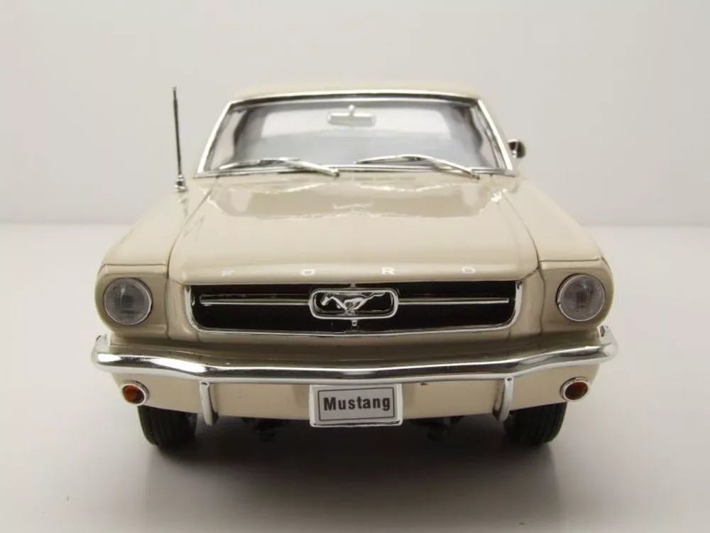 Welly Ford Mustang Coupe - White 1:18 Modell